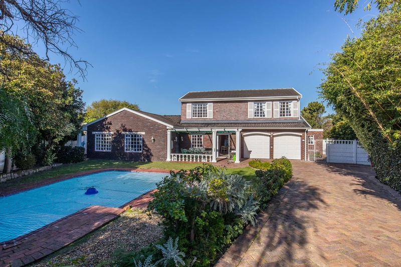 4 Bedroom Property for Sale in Constantia Western Cape
